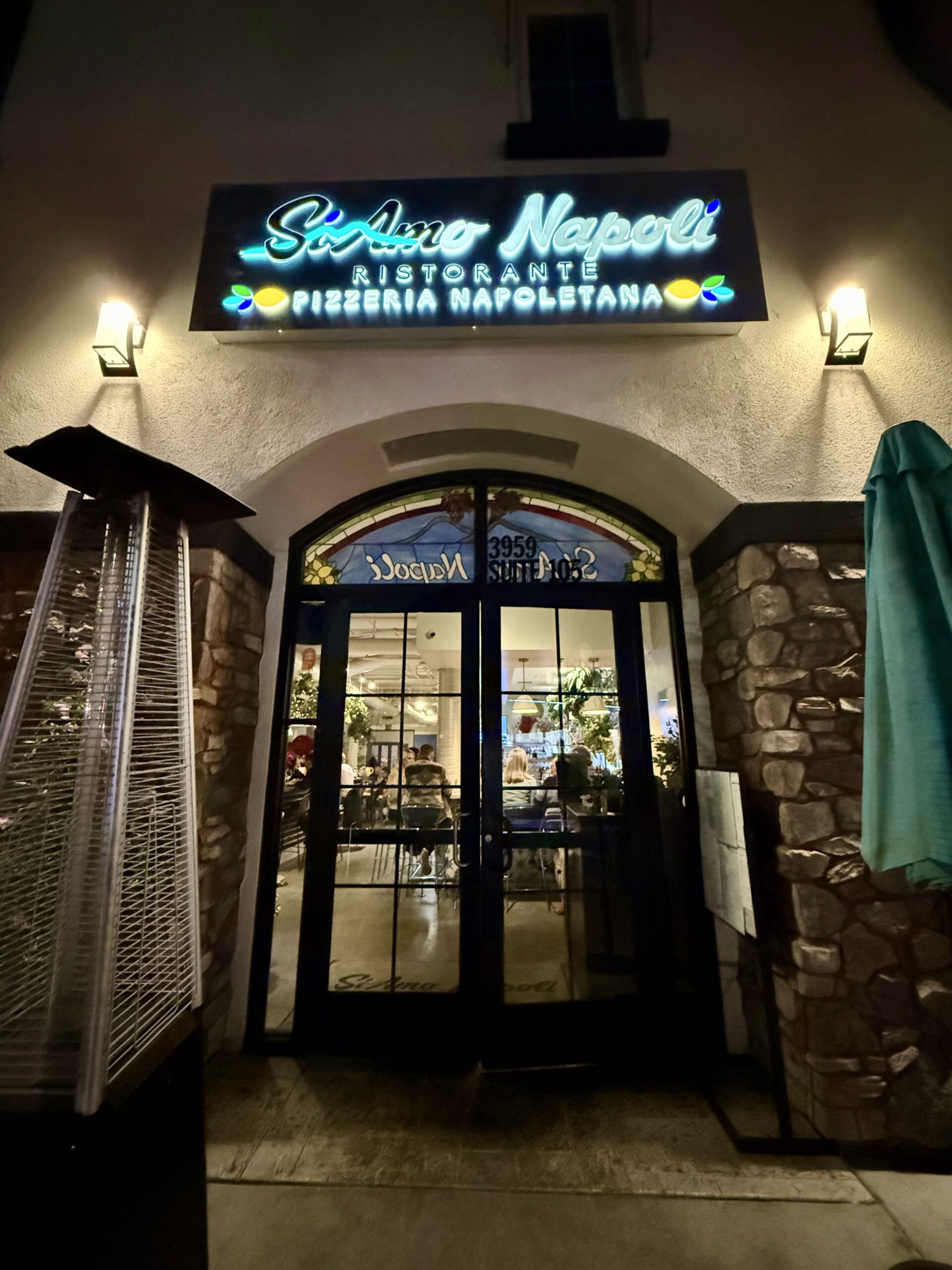 Read more about the article Siamo Napoli Restaurant